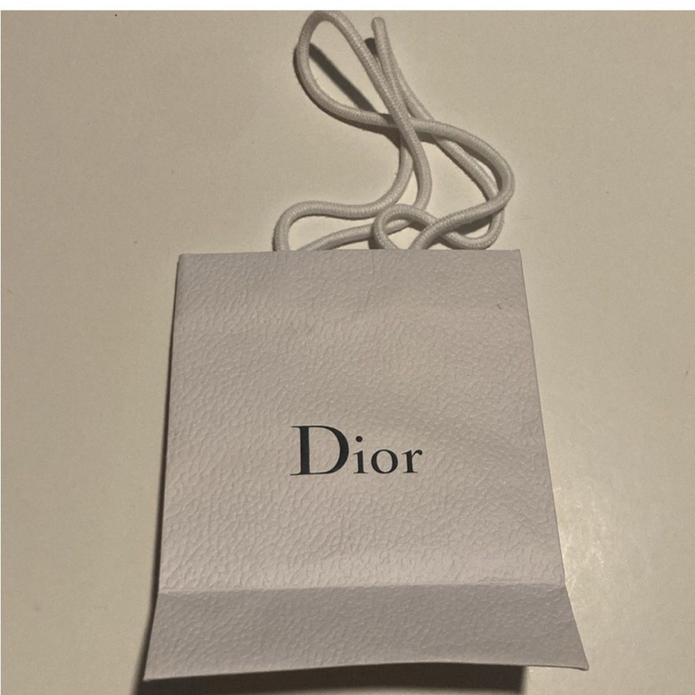 Dior, Swarovski, Oliver peoples, Oakley and Guess Gift Bags - Picture 4 of 9